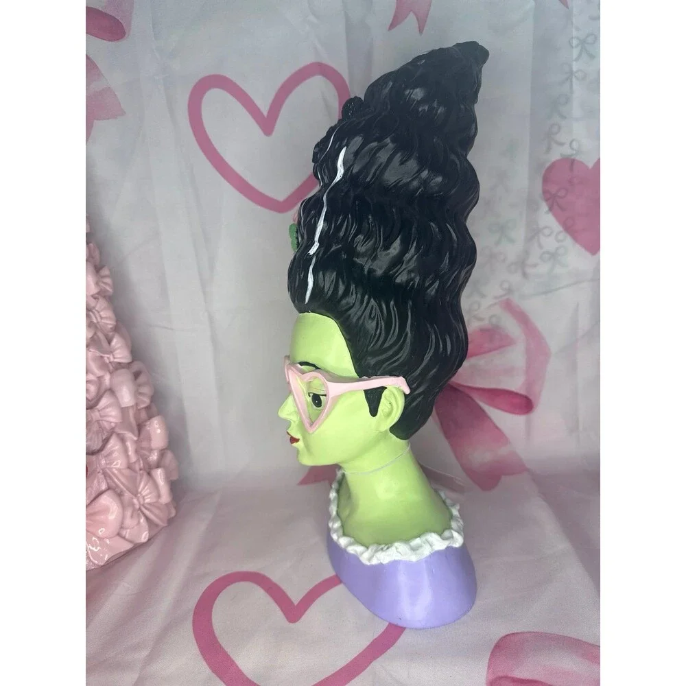 NEW Halloween/Summerween Bride Bust Decor